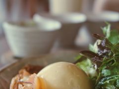 -ROAST coffee & eatery