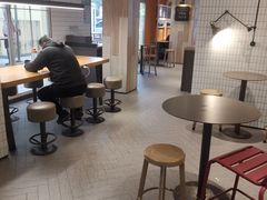 -肯德基(成山路地铁站店)
