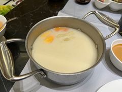 -红鼎豆捞·非遗鲍皇汤火锅(宝丰路店)