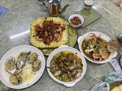 -三亚火车头万人海鲜广场