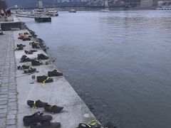 -多瑙河畔鞋履雕塑