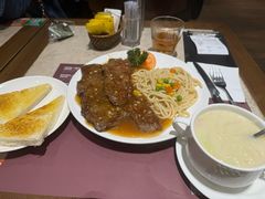 -阿维斯咖啡(镜湖店)