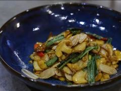 野芫荽炒牛肝菌-半山腰·云南菜(侨福芳草地店)