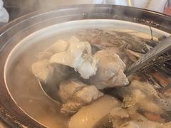 -头上红煨盐鸡·非遗院子餐厅