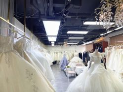 点击看大图 -曼青婚纱礼服馆