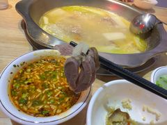 -二钳洞庭虾蟹·江湖菜(成都鹭岛店)