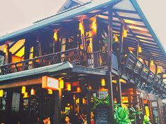 -Dash Teak House