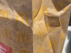 -麦当劳(深圳北站B2检票口楼上)