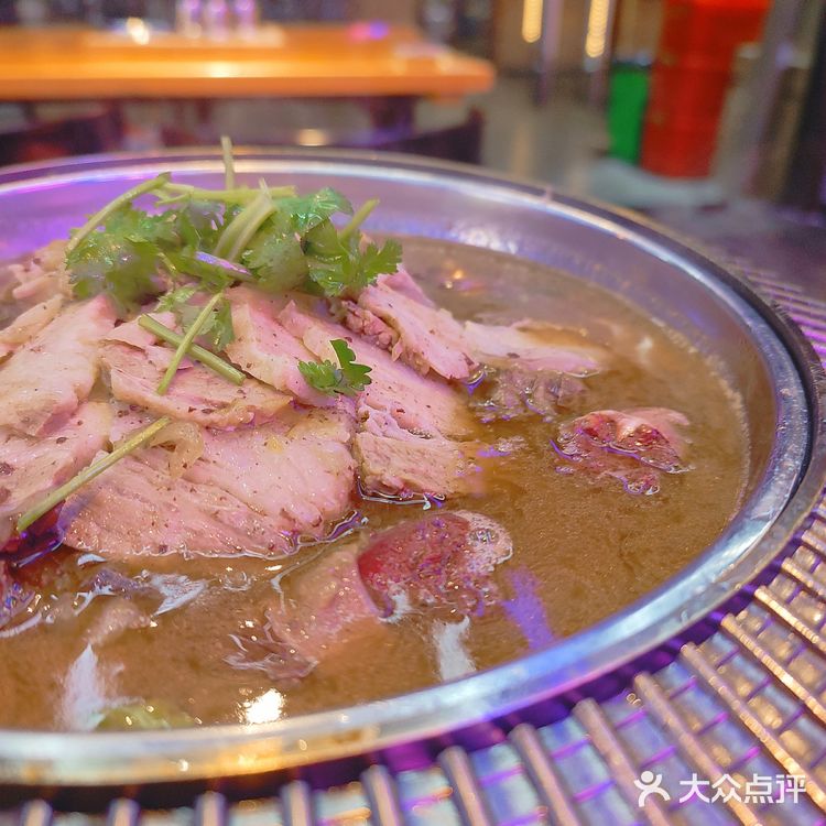 可以唱歌的东北特色杀猪菜撸串夜宵店