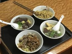 -松树干拌面店