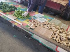 -大商机场前石材建材家具大市场