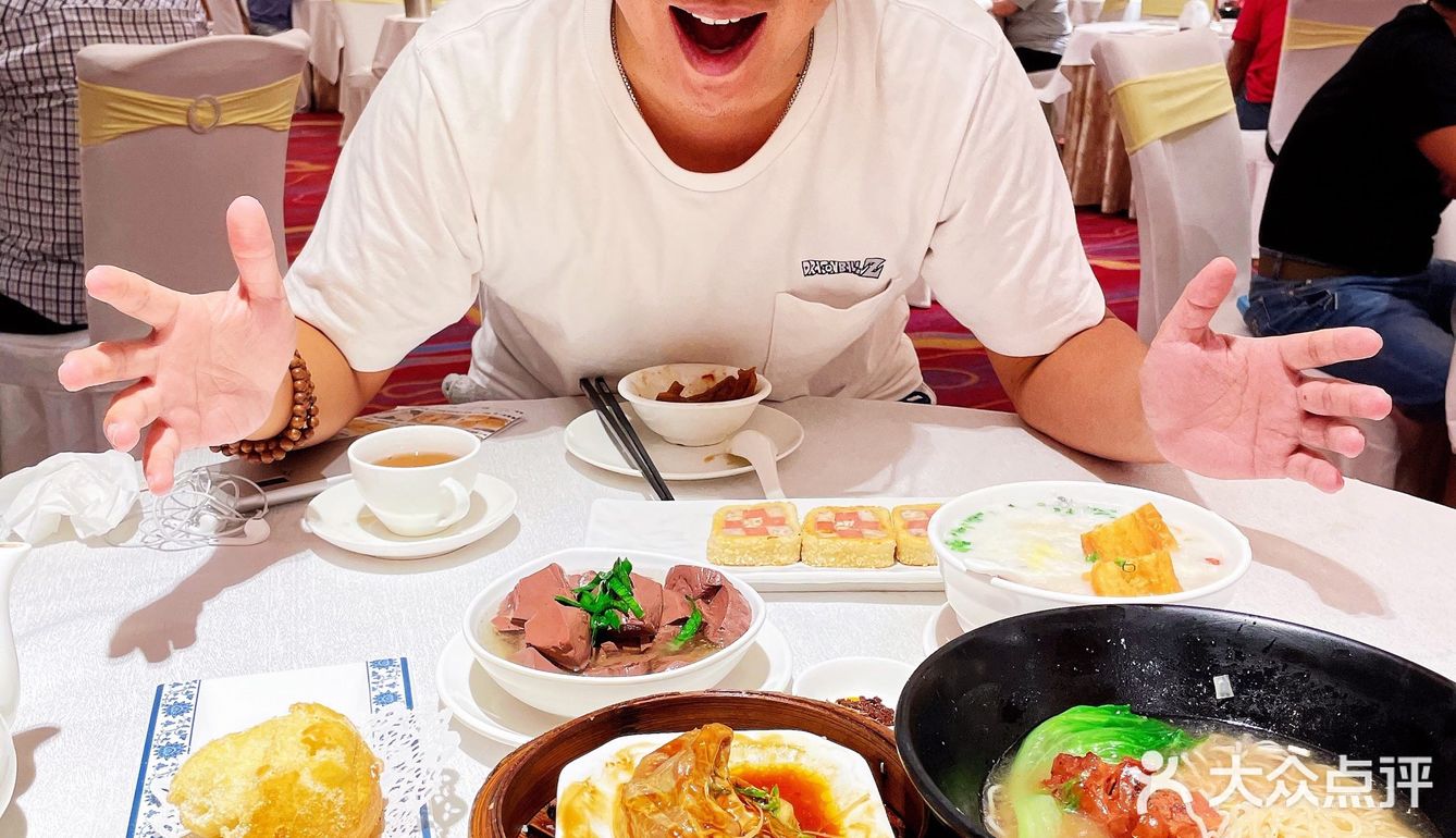 老广食精大佬峰带你寻找一款无师傅愿意做的点心鸭脚扎