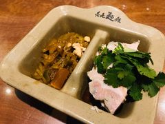 -亮亮面馆(经六路店)