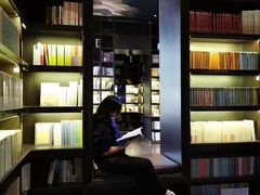 -钟书阁(松江泰晤士小镇店)