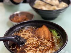 阿婆焖肉面-食惠里小笼包面馆(越秀店)