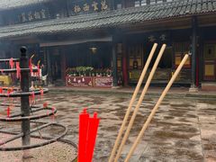 -峨眉山报国寺