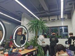 -藤野造型烫发染发