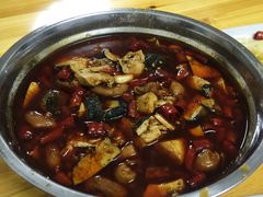 肥肠臭豆腐煲-黑皮酸菜鱼(绣花巷店)