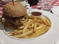 -1886德国汽车餐厅(外滩十六铺码头店)