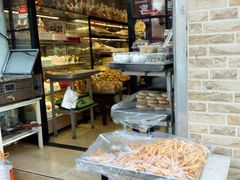 面包甜点陈列柜-宏发红西饼屋(天津路店)