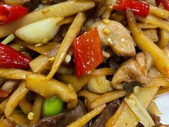 酸笋炒仔肠-牛八宝桂林米粉(八里庄店)