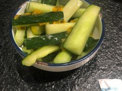 -何妹湿辣牛肉·粤式烧烤砂煲(桂雅路店)