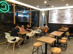 用餐区-龙治汉堡(中华城店)