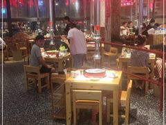 大堂-么肆烤肉·中式自助·烤肉大排档(街道口季佳PAI店)