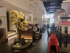 大堂-左庭右院鲜牛肉火锅(浦江欢乐颂店)