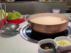-洪氏嗨捞·广东猪肚鸡·椰子鸡火锅(西咸万象城店)