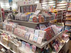 -名创优品(广东省广州琶洲保利广场店)