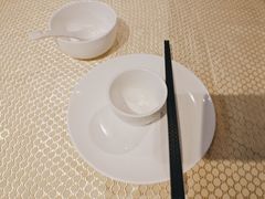 餐具摆设-巴扎美食·新疆菜·西域歌舞表演餐厅(新疆大厦店)