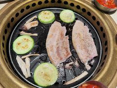 -蚂蚁洞·烤肉大营地(上海静安大悦城店)