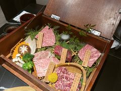 -山川小町·极番烧肉(新地假日广场店)