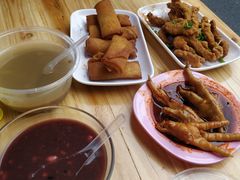 -爆炸头阿姨小四川正宗川味小吃(无任何分店)