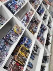 -逝水玩具折扣店