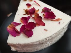 玫瑰荔枝戚风芝士-PETIT PARIS 小巴黎(凯德1818店)