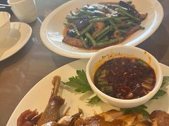 -湖泉水云间餐厅·弥勒地道菜(B座店)