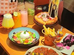 -Dragon Pizza•圆脸龙披萨·牛排餐厅