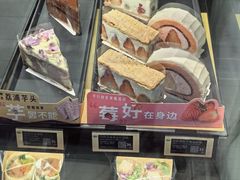 限定雪融草莓瑞士卷-星巴克臻选(宁波天一广场店)
