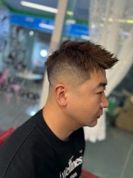 -老男孩男士理容馆·理发·烫染·修面