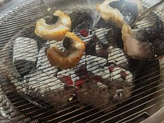 -围炉肉舍•炭烤活鳗•丹东海鲜烤肉(步行街店)