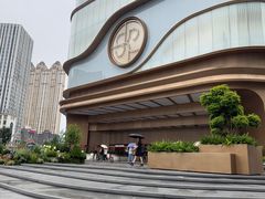 -肥肥虾庄·金牌油焖大虾(汉街SKP店)