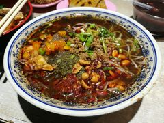 -爆炸头阿姨小四川正宗川味小吃(无任何分店)