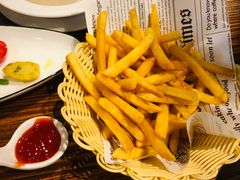 炸薯条-1886德国汽车餐厅(外滩十六铺码头店)
