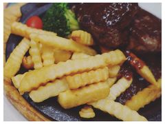 -香港新发烧腊茶餐厅(水围店)