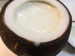 -志龙皇冠吃货椰子铺