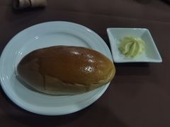 餐前面包加黄油-红房子西菜馆(淮海中路店)