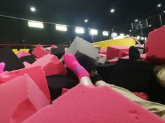 -嘿哟动霸CHUA·新潮玩运动娱乐中心·蹦床滑冰团建乐园