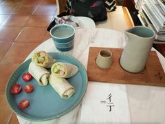 -彳亍咖啡·这里(水湾路店)